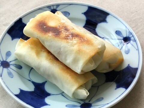 鶏肉とキャベツの焼き春巻き